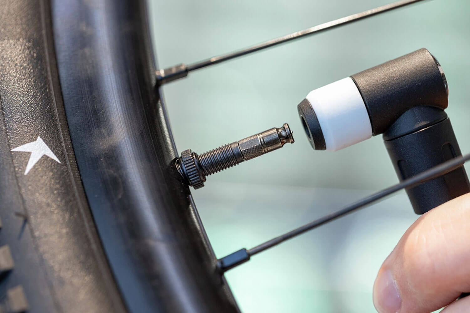 Schwalbe Clik Valve Conversion Kit SV - Ventile mit Pumpenkopf-Adapter  